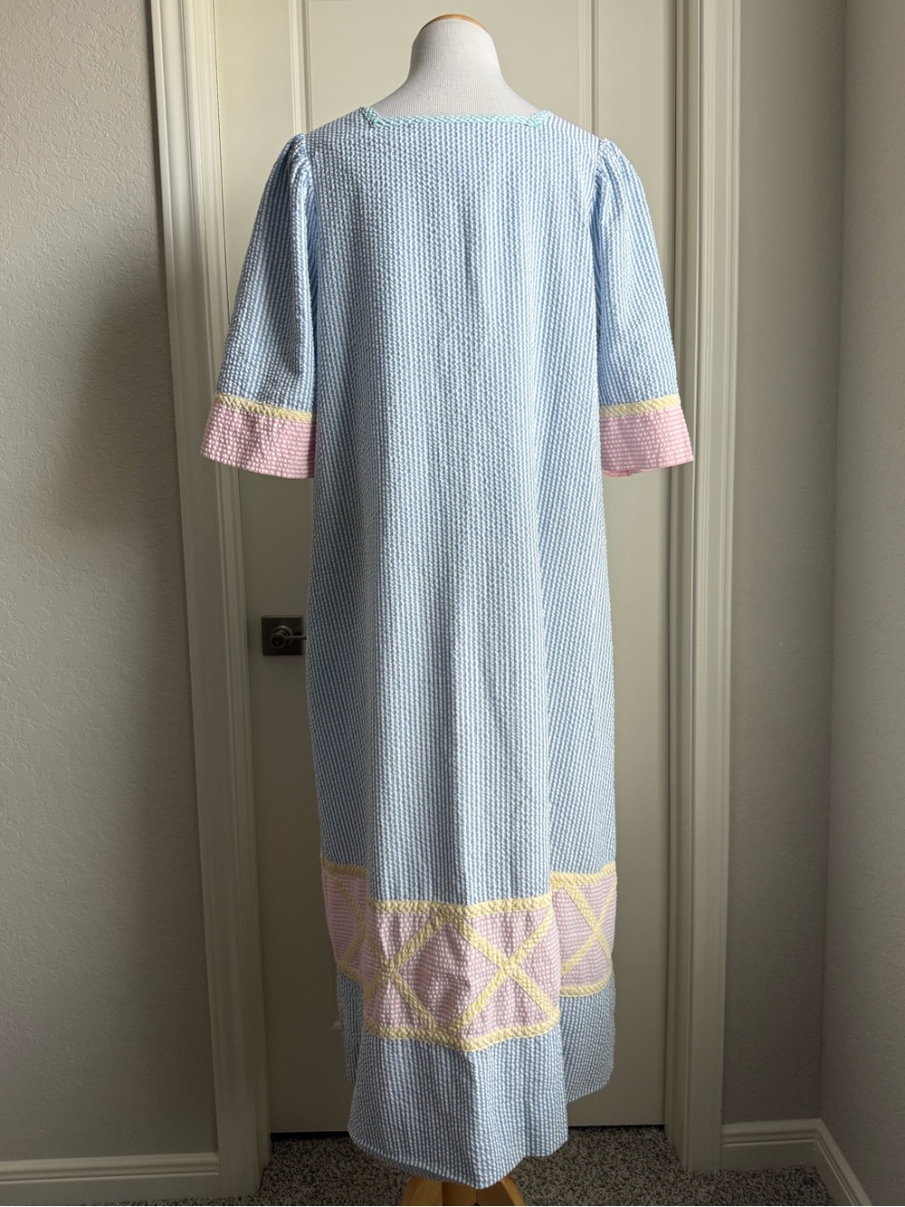 Vintage Saybury Seersucker House Dress - Picture 7 of 11